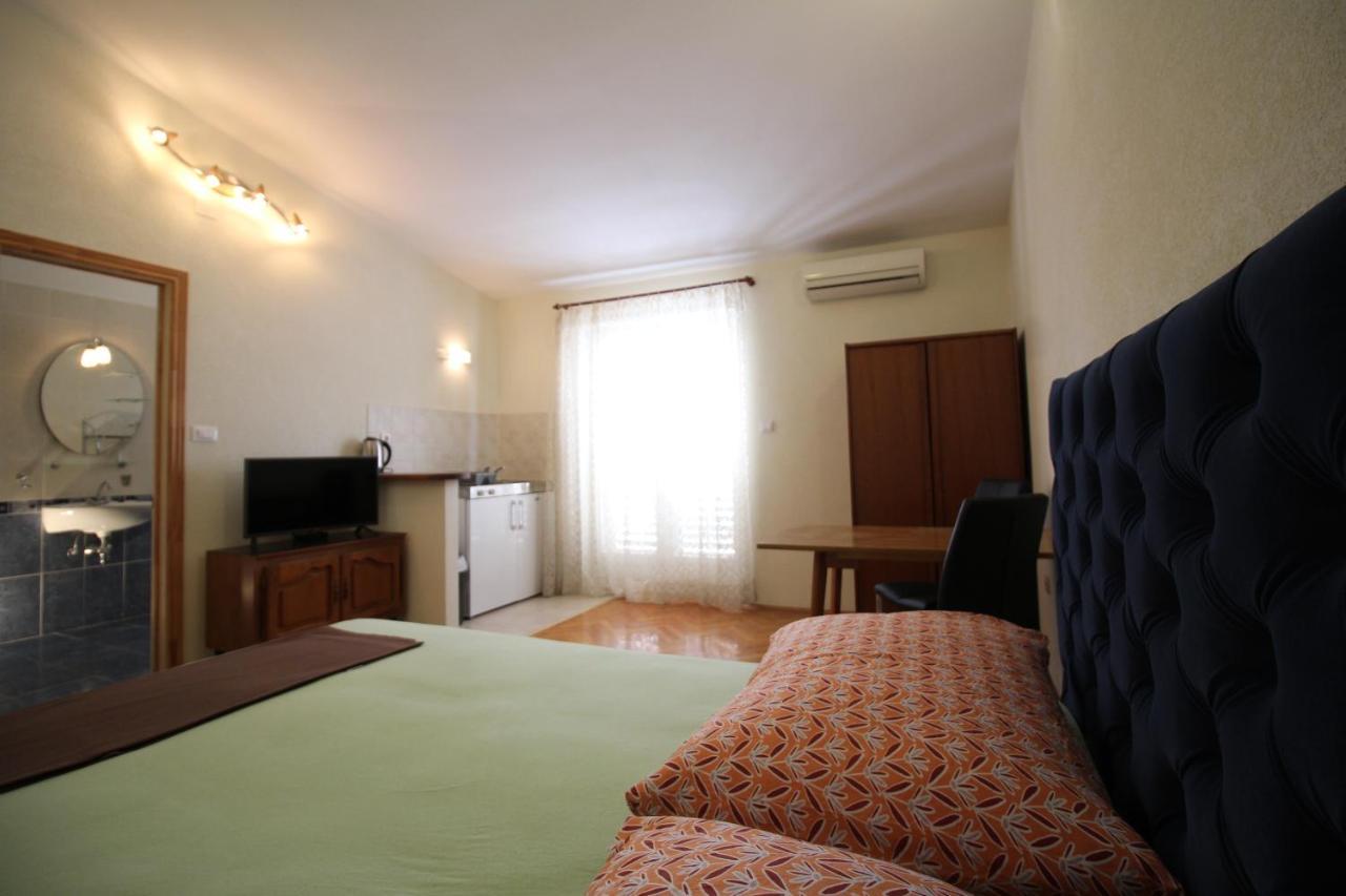 Makarska Centre & Free Private Parking Apartman Kültér fotó